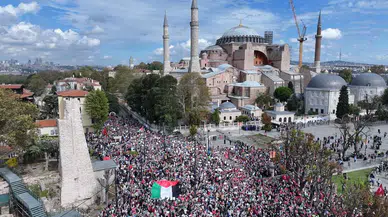 Türkiye'nin bir çok şehrinde binlerce kişi Gazze için yürüyor