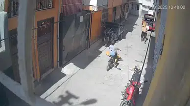O anlar kamerada: Karton kutunun içindeki çocuk ölümden döndü