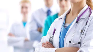 Sağlık çalışanlarını ilgilendiriyor! Kıyafetler tek tip olacak