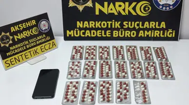 Konya'da sahte kimlikle yakalanan şahıstan uyuşturucu hap çıktı