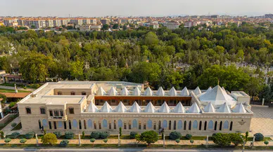 Konya'daki mezarlıkta sessiz eylem! Dirilerden umudumuz kalmadı