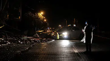 Sındırgı'da halk, ikinci geceyi de dışarıda geçirdi