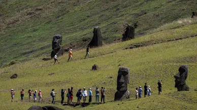 Heykel yürür mü? 4 tonluk Moai heykellerinin sırrı çözüldü