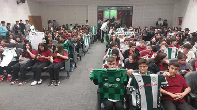 Futbol yıldızları Konya Lisesinde öğrencilerle buluştu