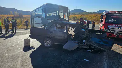 Tarım işçilerini taşıyan midibüs kaza yaptı: Çok sayıda ölü ve yaralı var