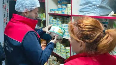 Vatandaşa yedireceklerdi:  3 tonun üzerinde bozuk süt ürünü böyle imha edildi
