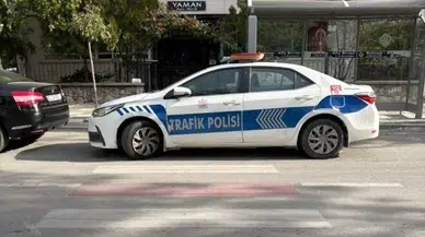Kim, nasıl ödeyecek: Polis arabasına trafik cezası kesildi