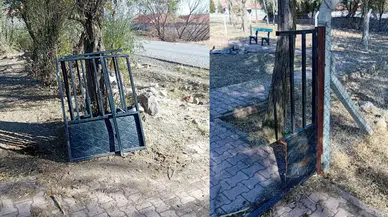Konya’da parkın demir kapısını kırdılar, muhtar isyan etti
