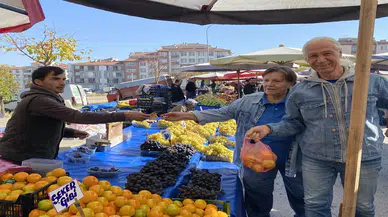 Tezgâhlarda mandalina bereketi: Kilo fiyatını duyan koşuyor