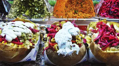 Midye ve kumpir faciası: İki çocuk öldü, anne ve baba yaşam savaşı veriyor