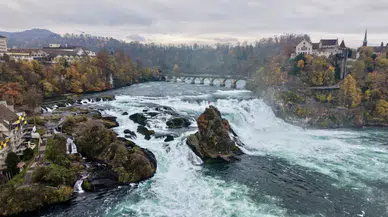 Dünyanın gözdesi Alp Dağları, masalsı manzarası ile büyülüyor