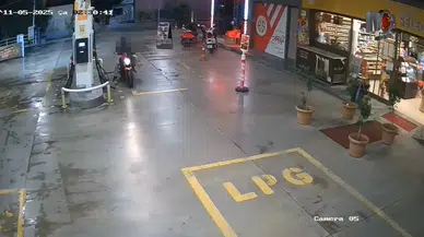 Manzaralar vahşi batıyı aratmıyor: Motosikletle gelip mermi yağdırdılar