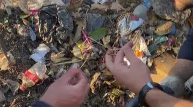 40 ton çöp didik didik edildi: Genç kadın gözyaşlarını tutamadı