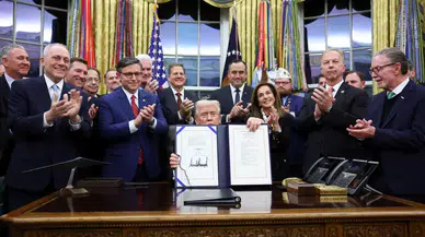 ABD'de hükümet 43 gün sonra açıldı