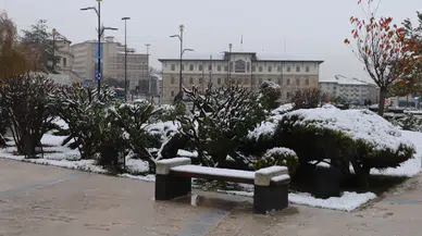 Sivas'ta beyaz örtüyle kartpostallık görüntüler oluştu