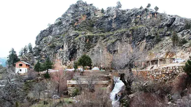 Konya'nın en ilginç mağarası: Şelaleden akan sular tarihe götürüyor