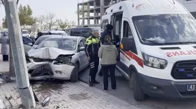 Konya'da kaza yapan sürücü şok geçirdi: Ben ne yapacağım!