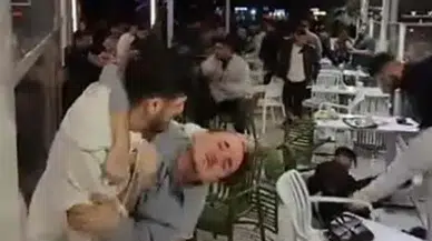 Herkes birbirine girdi: Kafede yumruklar havada uçuştu