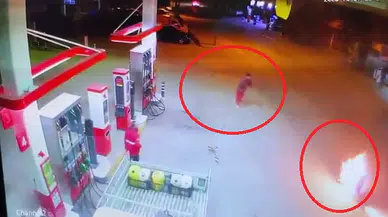 Felakete ramak kaldı: 15 yaşındaki sürücü yanan motorla benzinliğe daldı