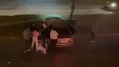 Konya'da sürücü kontrolünden çıkan otomobil direğe çarptı: 4 yaralı