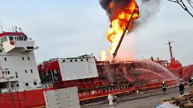 Karadeniz'de sıcak saatler: Türk bayraklı gemi Ukrayna'da vuruldu