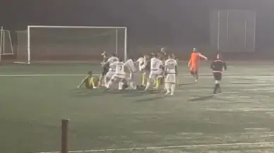 Onları kimse ayıramadı: Amatör maçta futbolcular tekme tokat birbirine girdi