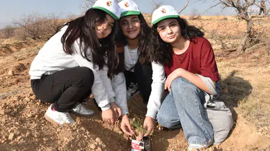 Konya'da binlerce fidan toprakla buluştu: Öğrenciler seferber oldu