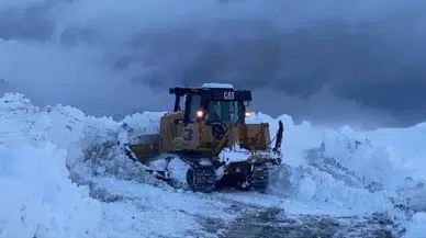 Bir yanda yaz bir yanda kar esareti: 1 metre kar