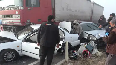 Konya Yolu'nda 5 araçlı zincirleme 'sis' kazası: 1 yaralı