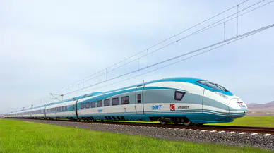 Konya'ya YHT mutlulukla geliyor: 169 özel yolcu uğurlandı