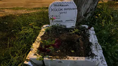 Dünyada bir ilk: Berduş'un mezarını gören herkes duygulanıyor