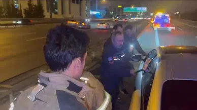 Camını baltayla kırdılar: Otoyolda aracının içinde uyudu kaldı