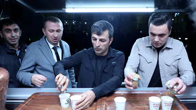 Karatay'da gelenek sürüyor: Mevlana dostlarına salep ikramı