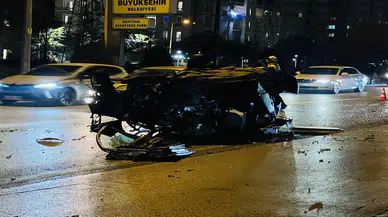 Konya'da korkunç kaza: Yolcu savruldu otomobil hurdaya döndü