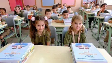 Okul zili çalmayacak: Milyonlarca formalı öğrenci ders başı yapıyor