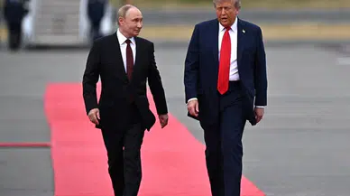 Alaska zirvesinin şifreleri: Kırmızı halı, belirsizlik ve Putin’in dönüşü