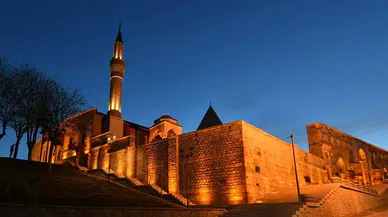 Nasıl korunuyorlar? Konya'daki tarihi mabetlerde güvenlik zaafı