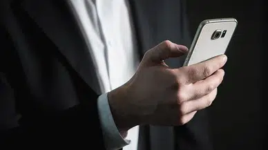 Akıllı telefon kullanımına "günde iki saat" sınırlama önerisi