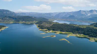Burdur'da su almak isteyen uçak kırıma uğradı: 2 kişi kurtarıldı