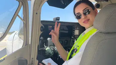 Eğitim uçağı düştü: Pilot adayı genç kadının son fotoğrafı oldu