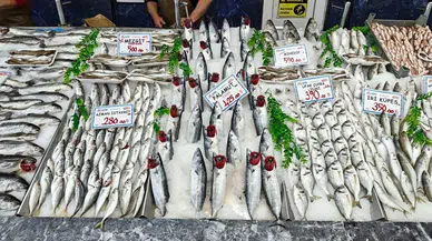 Balık tezgahlarında bayram havası: "Balıkta enflasyon yok"