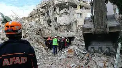 Çocuklara ölüm tuzağı kurmuşlar: Okullara sahte karot raporu