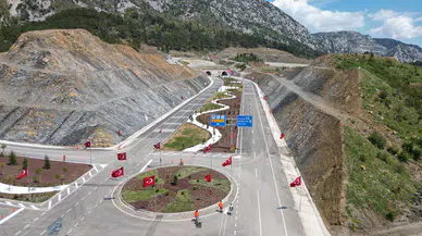 Konya'ya 4 milyar liralık yatırım: Duble yollar için ilk kazma vuruldu