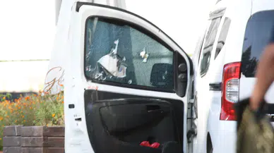 Araçlarında oturan iki kardeşe kurşun yağmuru