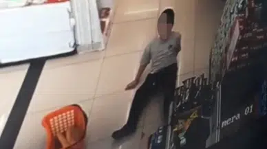 Vicdansız: Market sırasındaki otizmli çocuğu böyle yere fırlattı