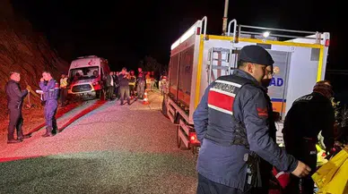 Sürücü 70 yaşındaydı: Otomobil uçuruma yuvarlandı çok sayıda ölü var