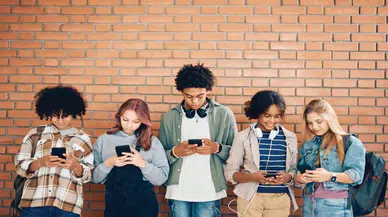 Sosyal medya kullanımına ehliyet mi geliyor: Hükümet 'yasaklı' düzenlemeyi hazırladı