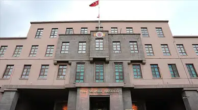 Bayrak indirme provokasyonu: MSB "Failler tespit edildi, gereği yapılmaktadır"