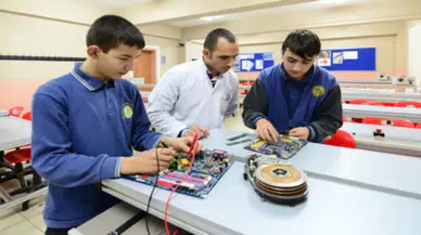 Konya'daki meslek lisesi mezunları: Her mezuna 1 milyon 500 bin lira ödeme
