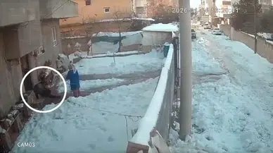 Komedi filmi gibi: Kapıdan çıkan yerde kaldı